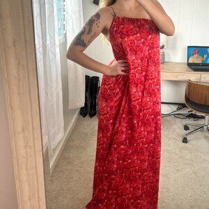 Tbags Los Angeles viscose maxi dress in gorgeous bright red & pink floral rose